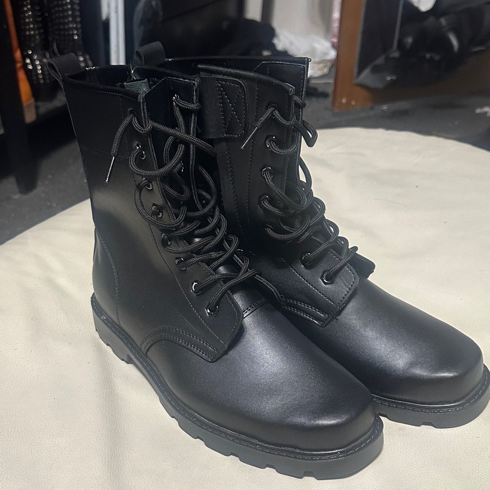 Brand new Men's Black Lace-Up Combat Boots 11.5/12